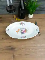 Белый блюдо овальное 33 см Repast Мейсенский букет