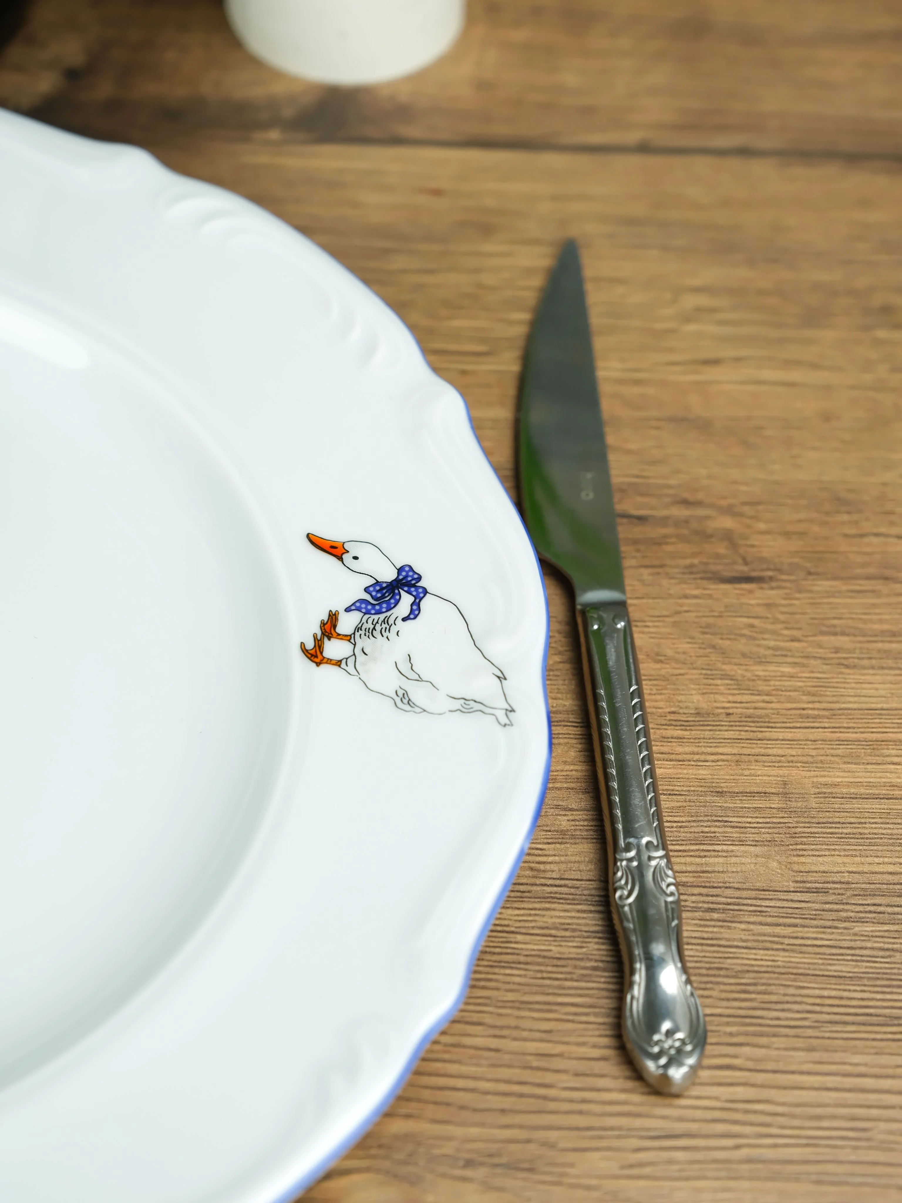Белый блюдо круглое 32 см Repast Гусики