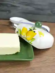 Маслёнка с крышкой REPAST Лимоны и оливки 17*12,5*8,3 см