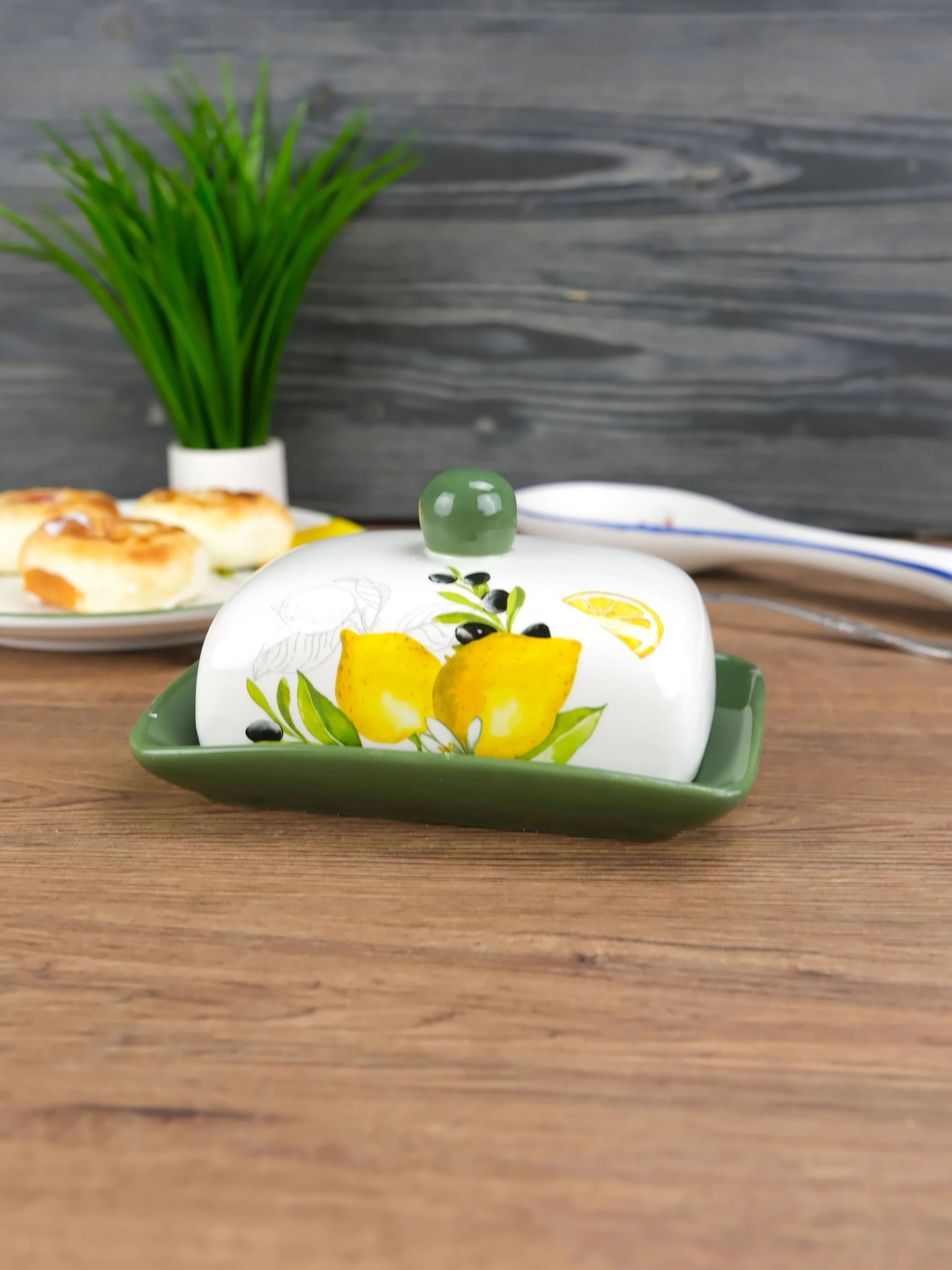 Маслёнка с крышкой REPAST Лимоны и оливки 17*12,5*8,3 см