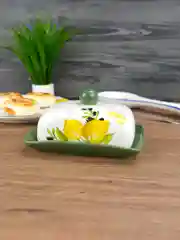 Маслёнка с крышкой REPAST Лимоны и оливки 17*12,5*8,3 см