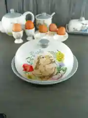Серебряный блюдо для блинов с крышкой Repast Honey Bunny 23*9,7 см