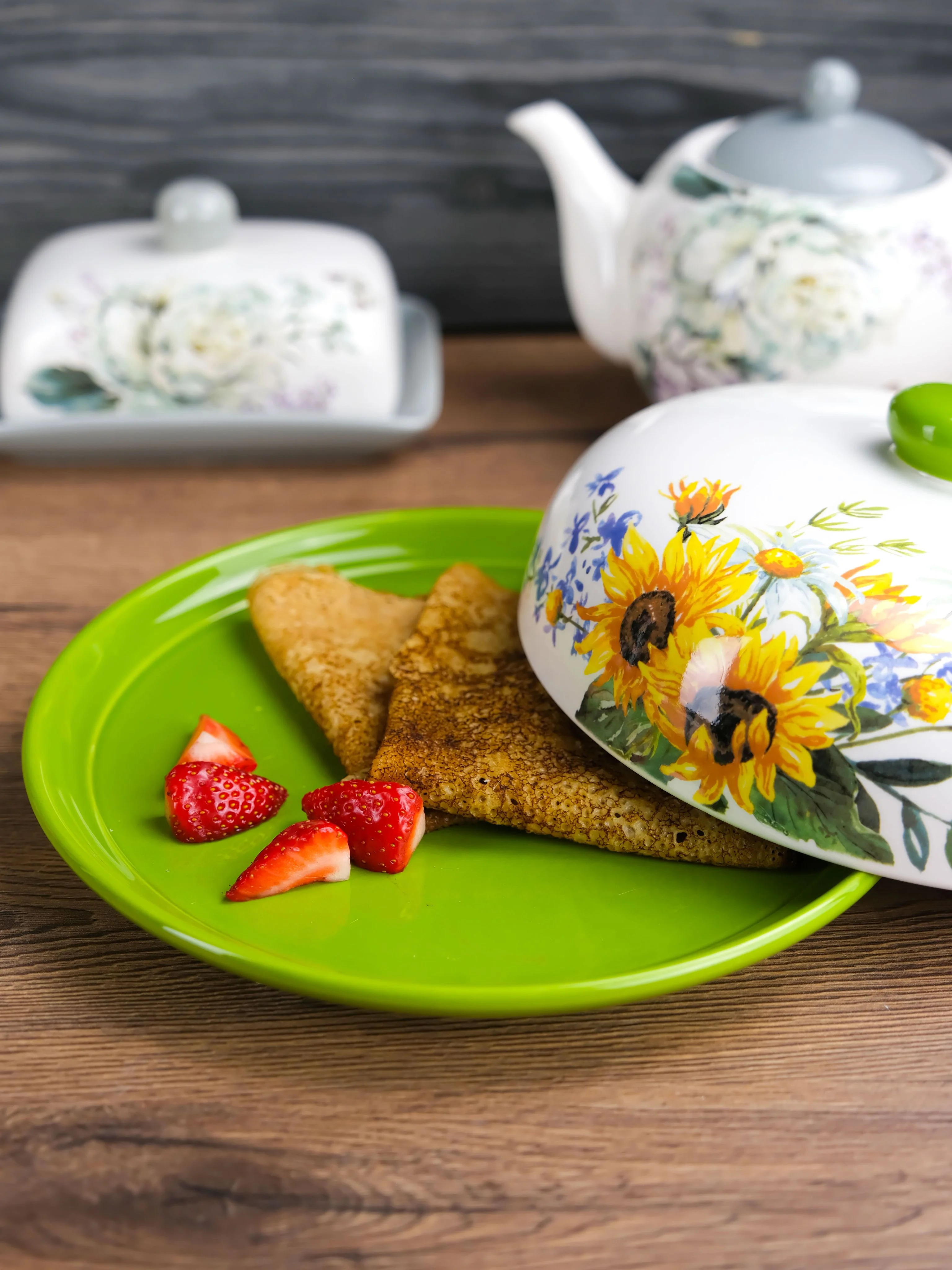 Блюдо для блинов с крышкой REPAST Подсолнухи 23*23*9,7 см