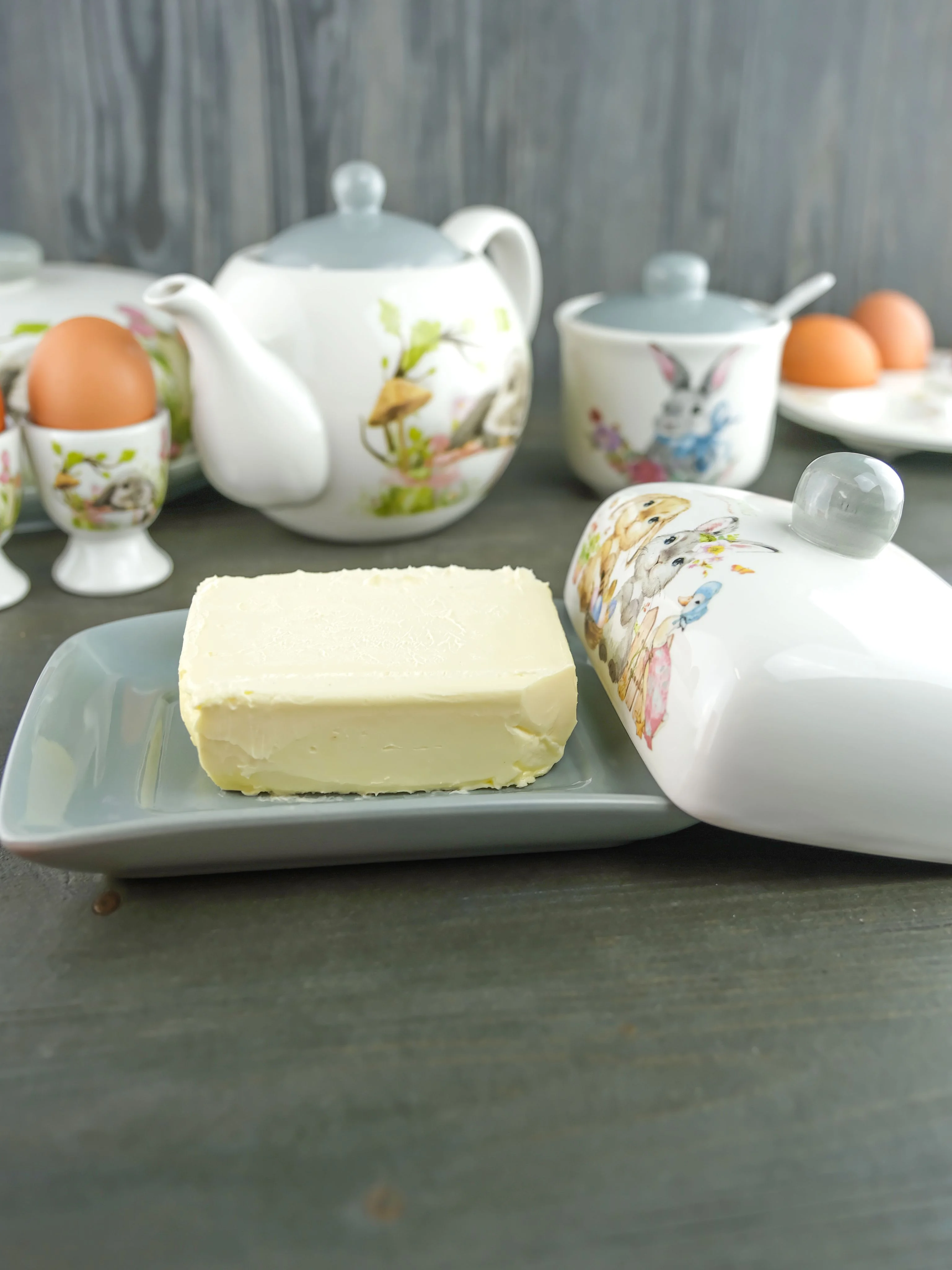 Серый маслёнка с крышкой Repast Spring Bunnies 17*12,5*8,3 см