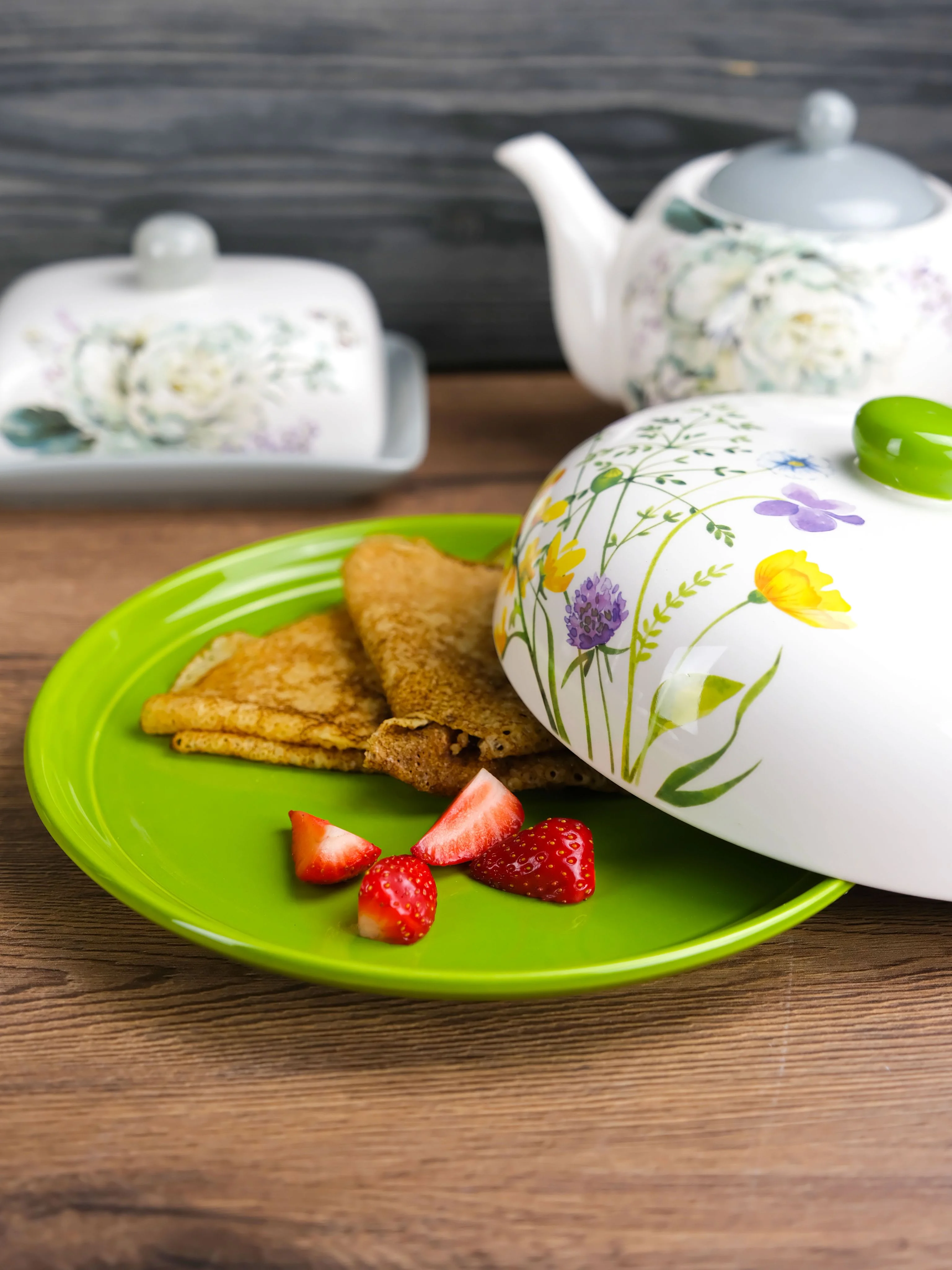 Блюдо для блинов с крышкой REPAST Полевые цветы 23*23*9,7 см