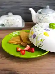 Блюдо для блинов с крышкой REPAST Полевые цветы 23*23*9,7 см