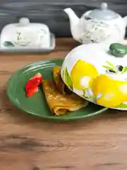 Блюдо для блинов с крышкой REPAST Лимоны и Оливки 23*23*9,7 см