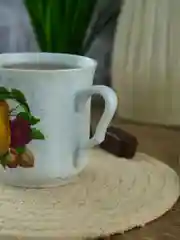 Белый кружка Nela Time Средняя карель Микс с грушей