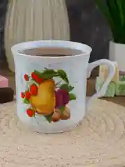 Белый кружка Nela Time Средняя карель Микс с грушей