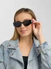 Черный солнцезащитные женские очки, в квадратной оправе, с надписью
