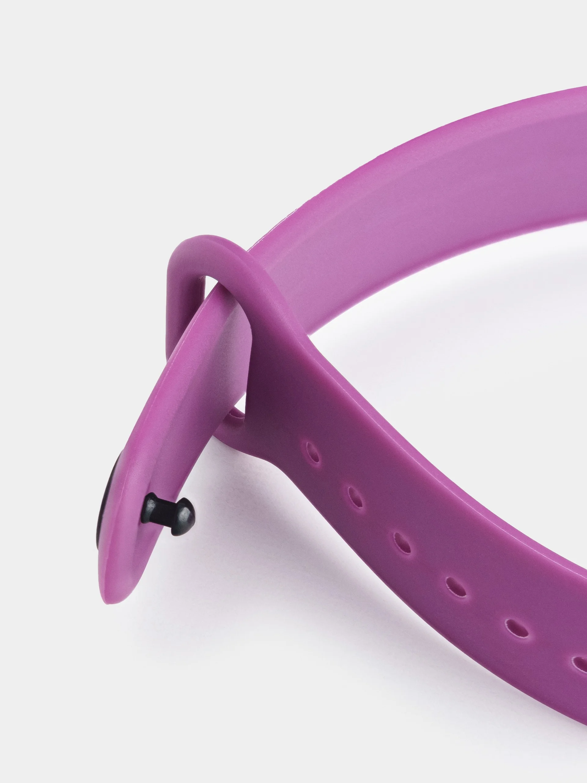 Фиолетовый силиконовый ремешок для Xiaomi Mi Band 5/6/7 ксяоми ми бэнд