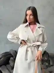 Молочный тренч женский классический