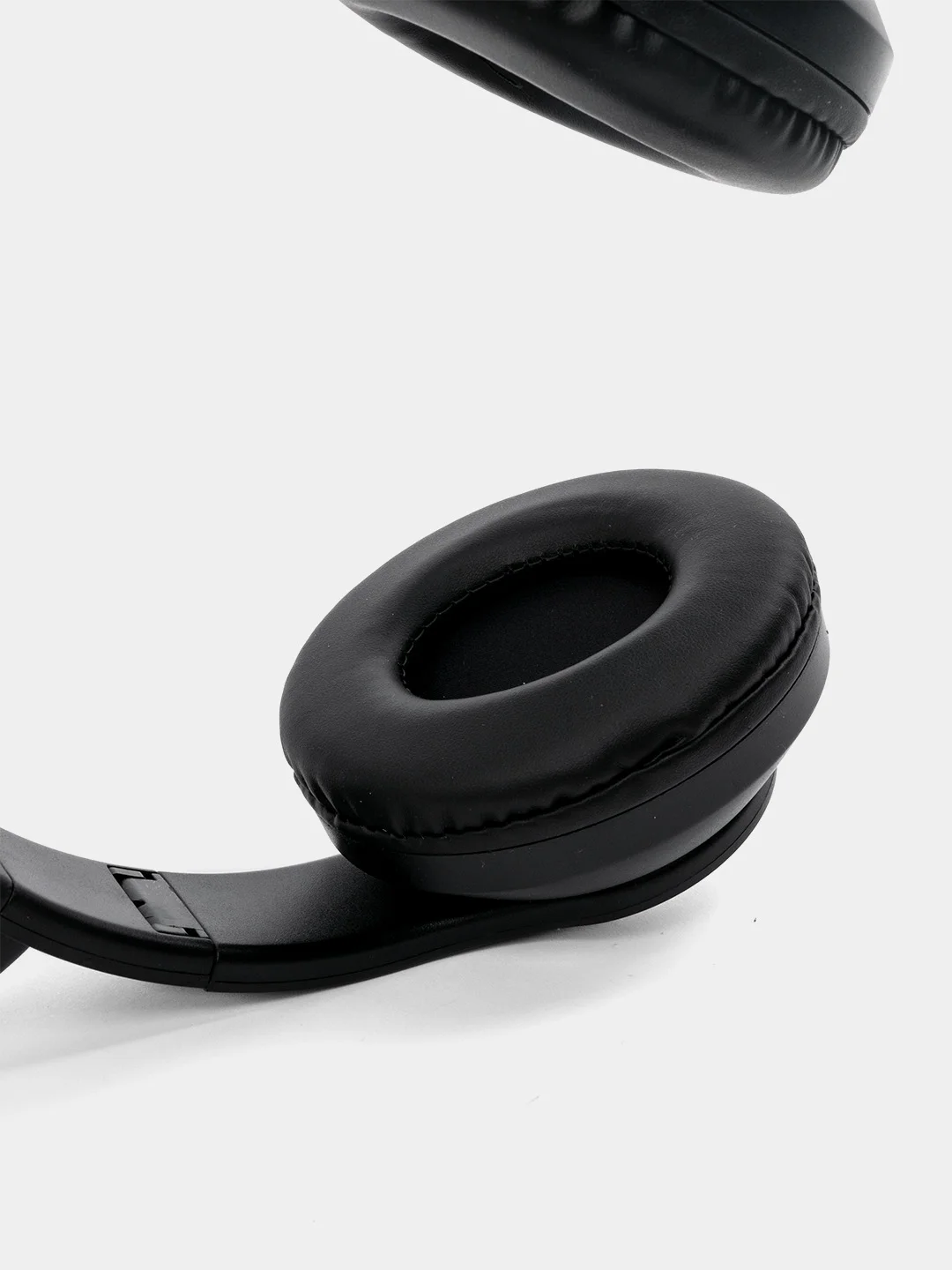 Черный беспроводные детские Bluetooth наушники "Cat STN 28", на русском языке, с кошачьими ушками