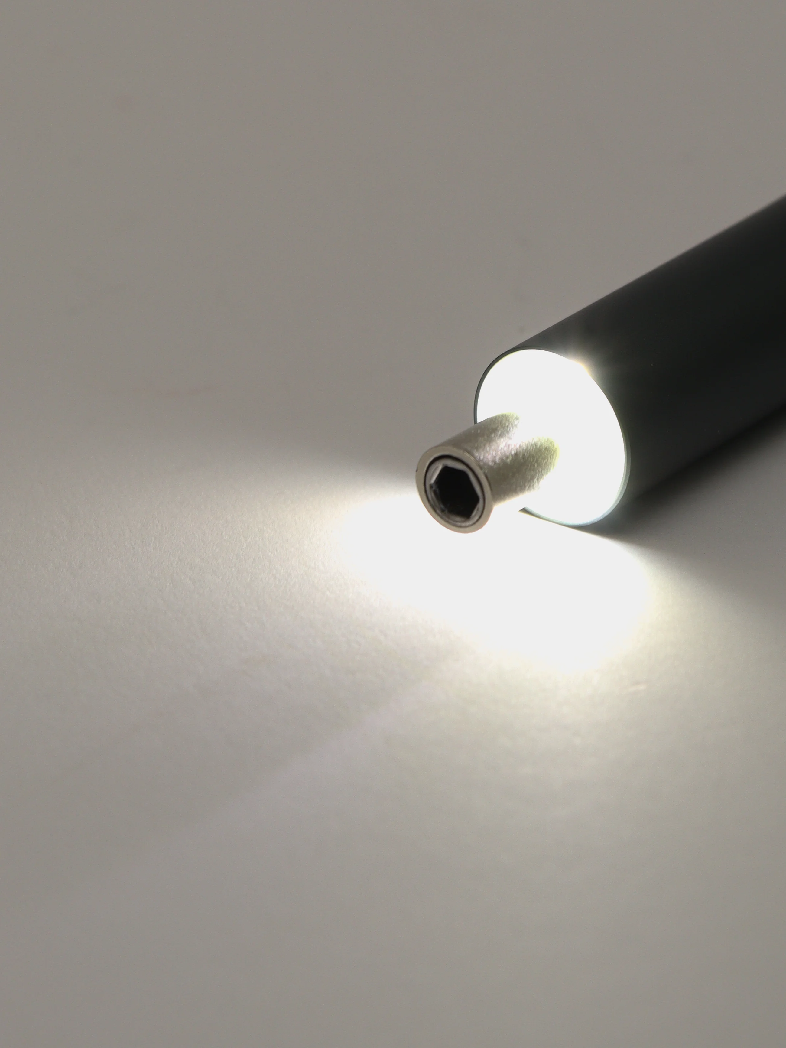 Электрическая отвертка, с битами, набор 28 в 1, с LED подсветкой