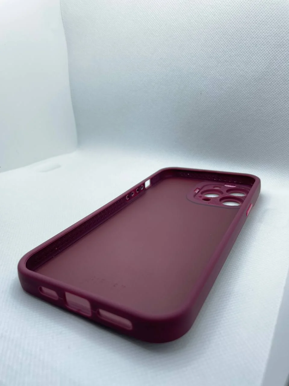 Бордовый чехол для iPhone 12 Pro/ 12 Pro Max/ 13 pro/ 13 Pro Max/ 14 pro/14 Pro Max, с принтом