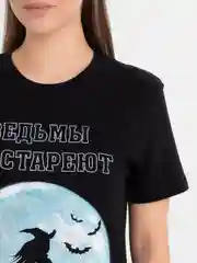 Черный футболка с принтом Ведьмы не стареют Футболочка
