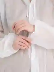 Белый дождевик с капюшоном многоразовый