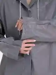 Серый дождевик с капюшоном, многоразовый UNISEX цвет белый,черный
