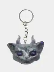 Серый брелок "Кот с рожками" из эпоксидной смолы, ручная работа