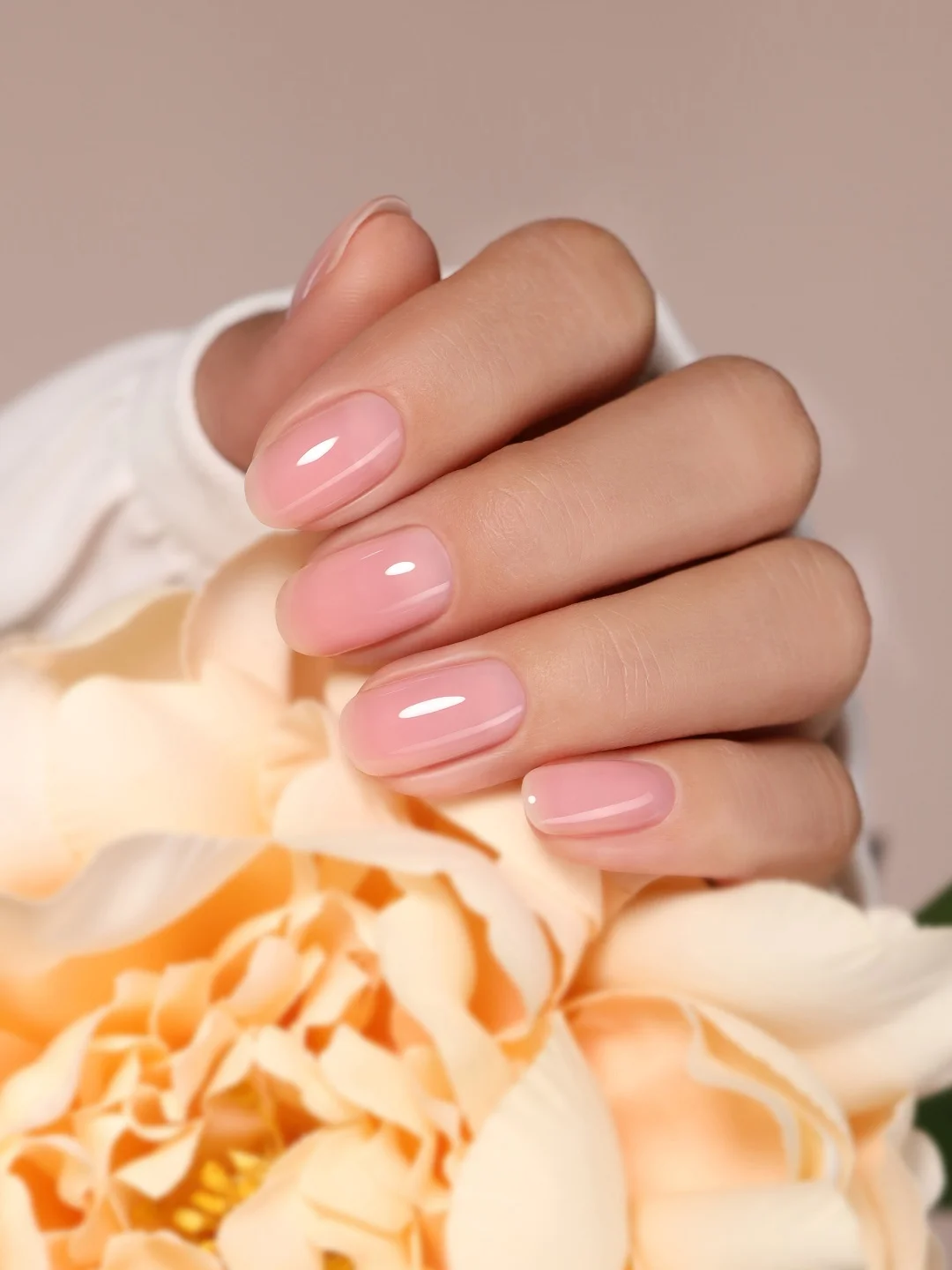 Карамельный камуфлирующая база для маникюра FOXY EXPERT NATUREL, 10 мл