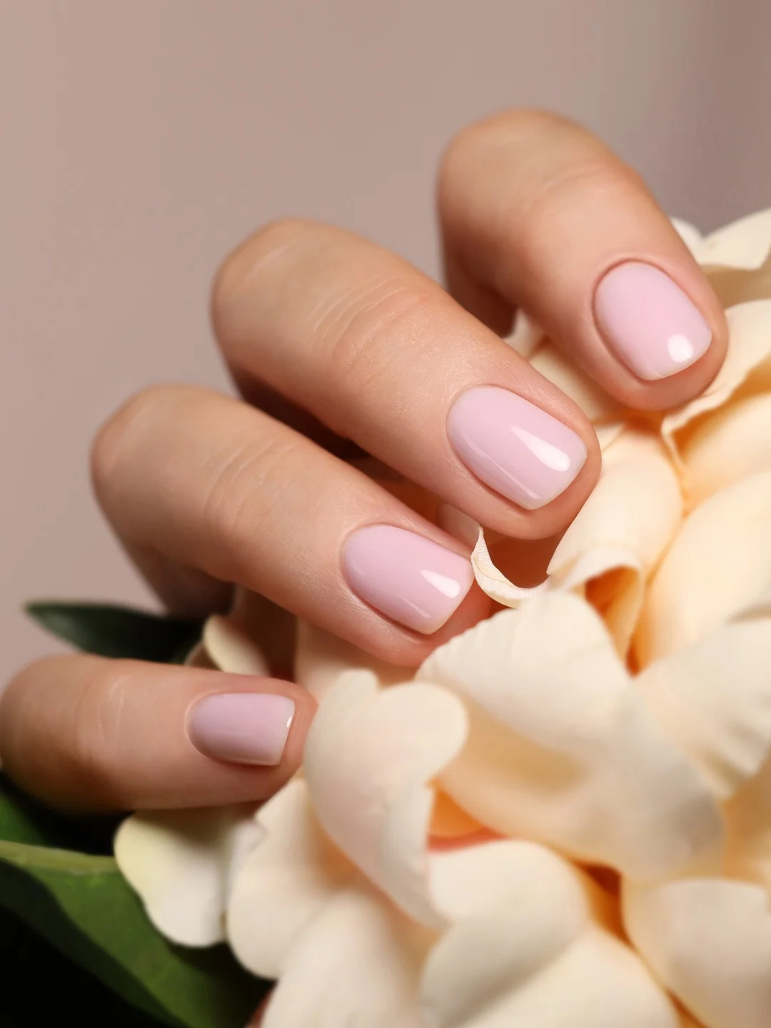 Лавандовый камуфлирующая база для маникюра FOXY EXPERT NATUREL, 10 мл