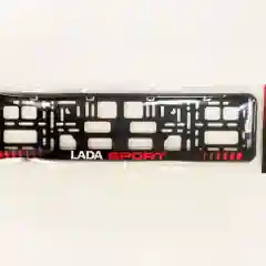 Красный рамка для номера автомобиля