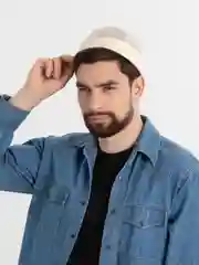 Бежевый кепка без козырька "Докер"
