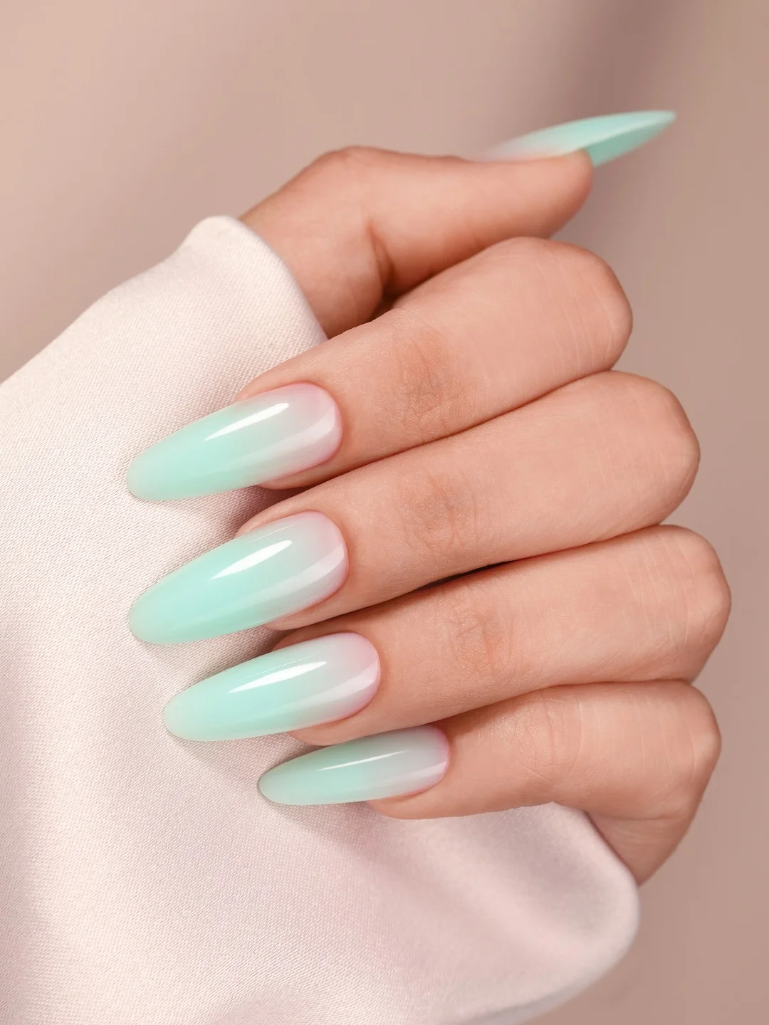 Мятный акрил-гель (Acryl gel) полигель FOXY EXPERT, для наращивания ногтей, цветной