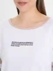 Бежевый шорты и футболка