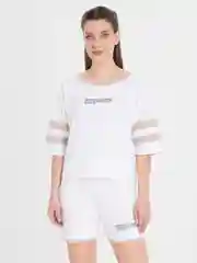 Бежевый шорты и футболка