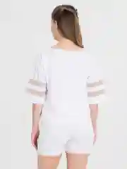 Бежевый шорты и футболка