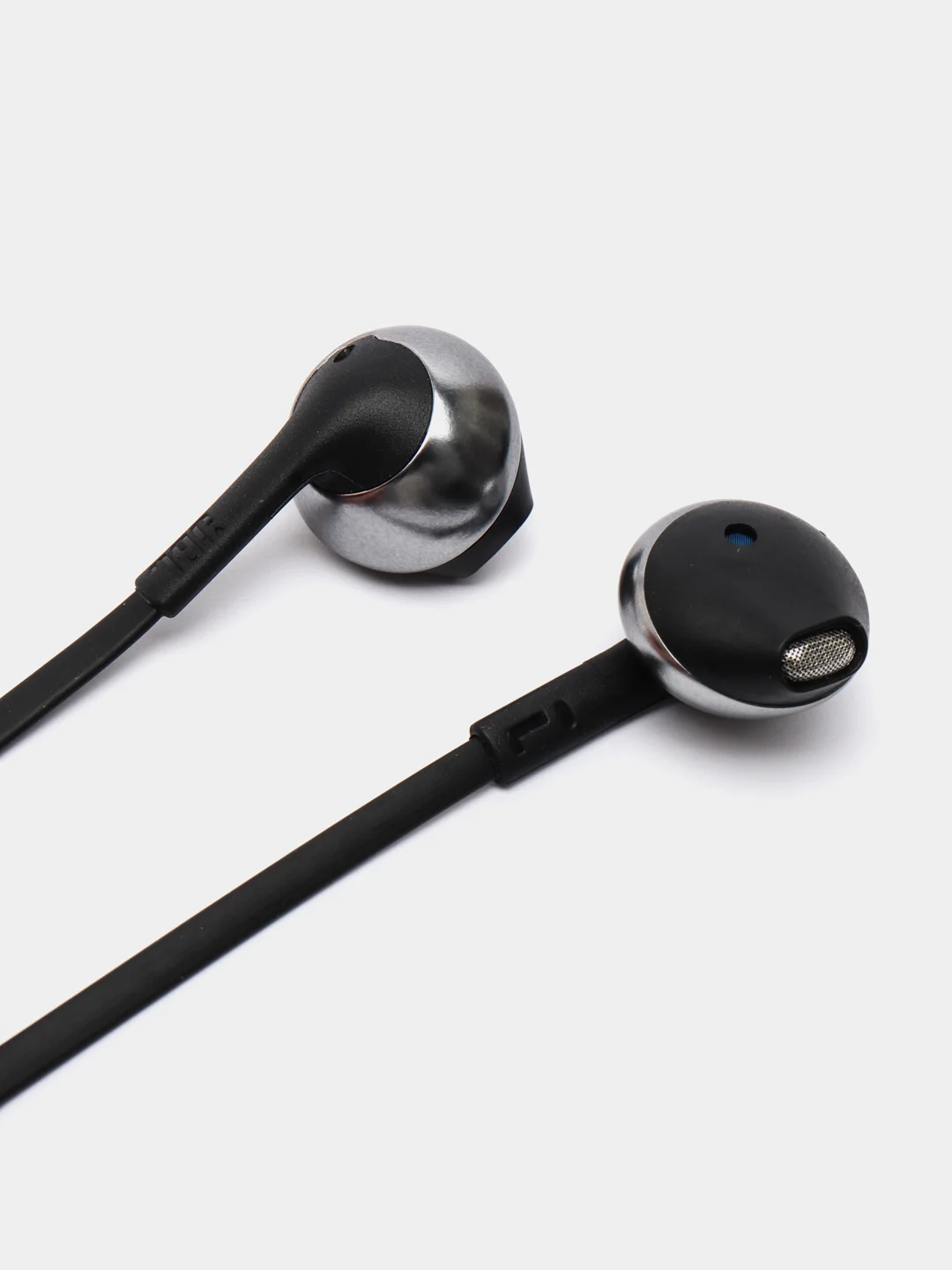 Черный наушники JBL T205