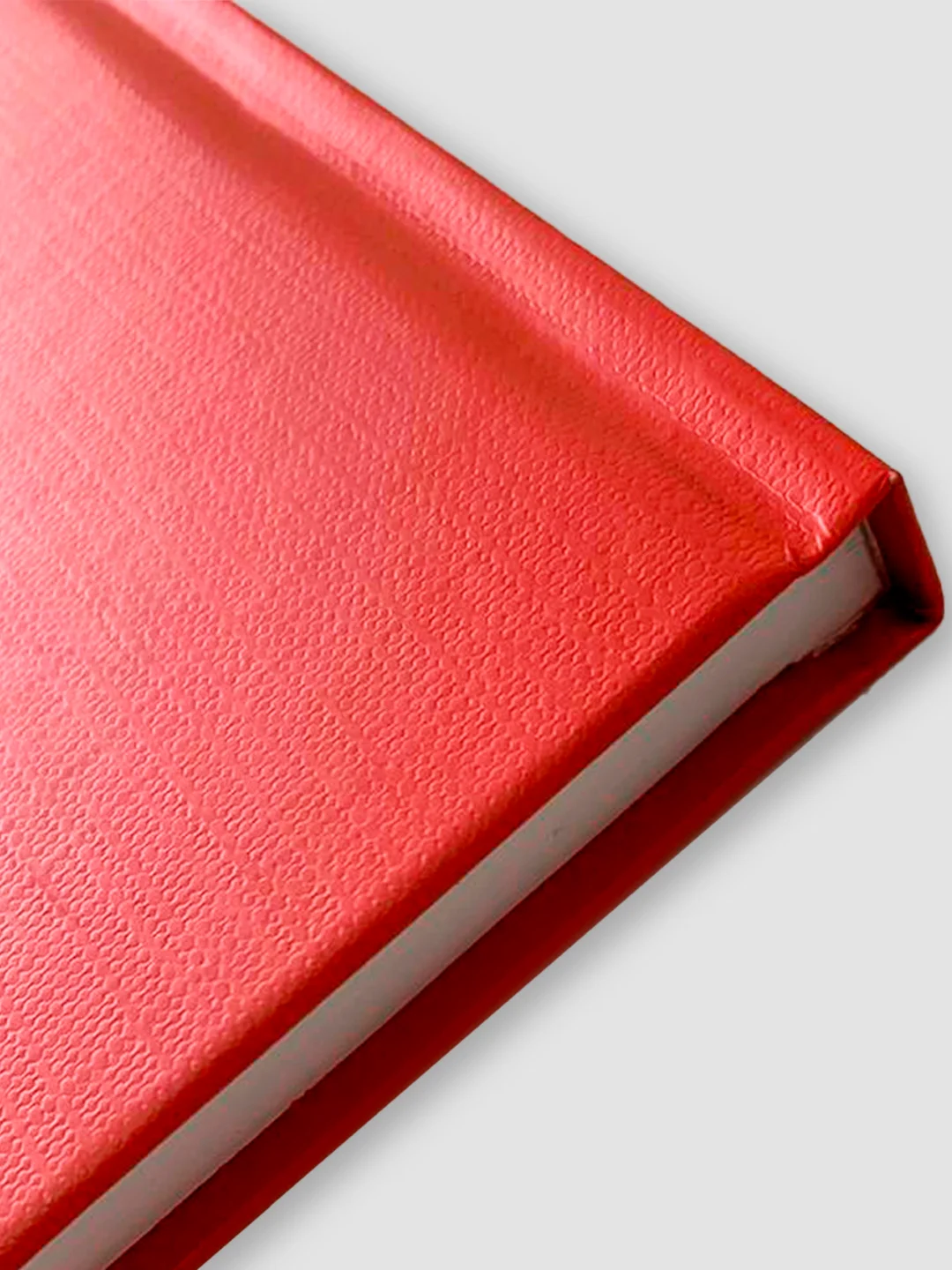 Красный блокнот в линию 64 листа А5 с резинкой-фиксатором MyArt Notebook Classic. Проф-Пресс