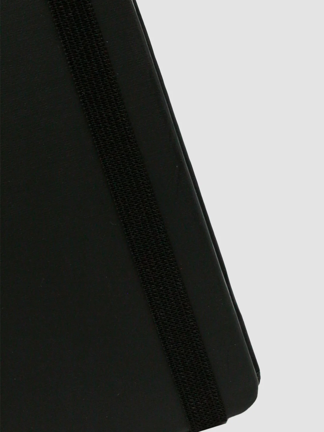 Черный блокнот в линию 64 листа А5 с резинкой-фиксатором MyArt Notebook Classic. Проф-Пресс