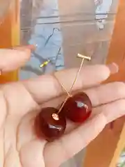 Женские серьги в виде ягоды вишни