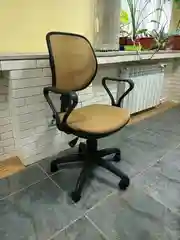 Бежевый компьютерное офисное кресло Сатурн сетка