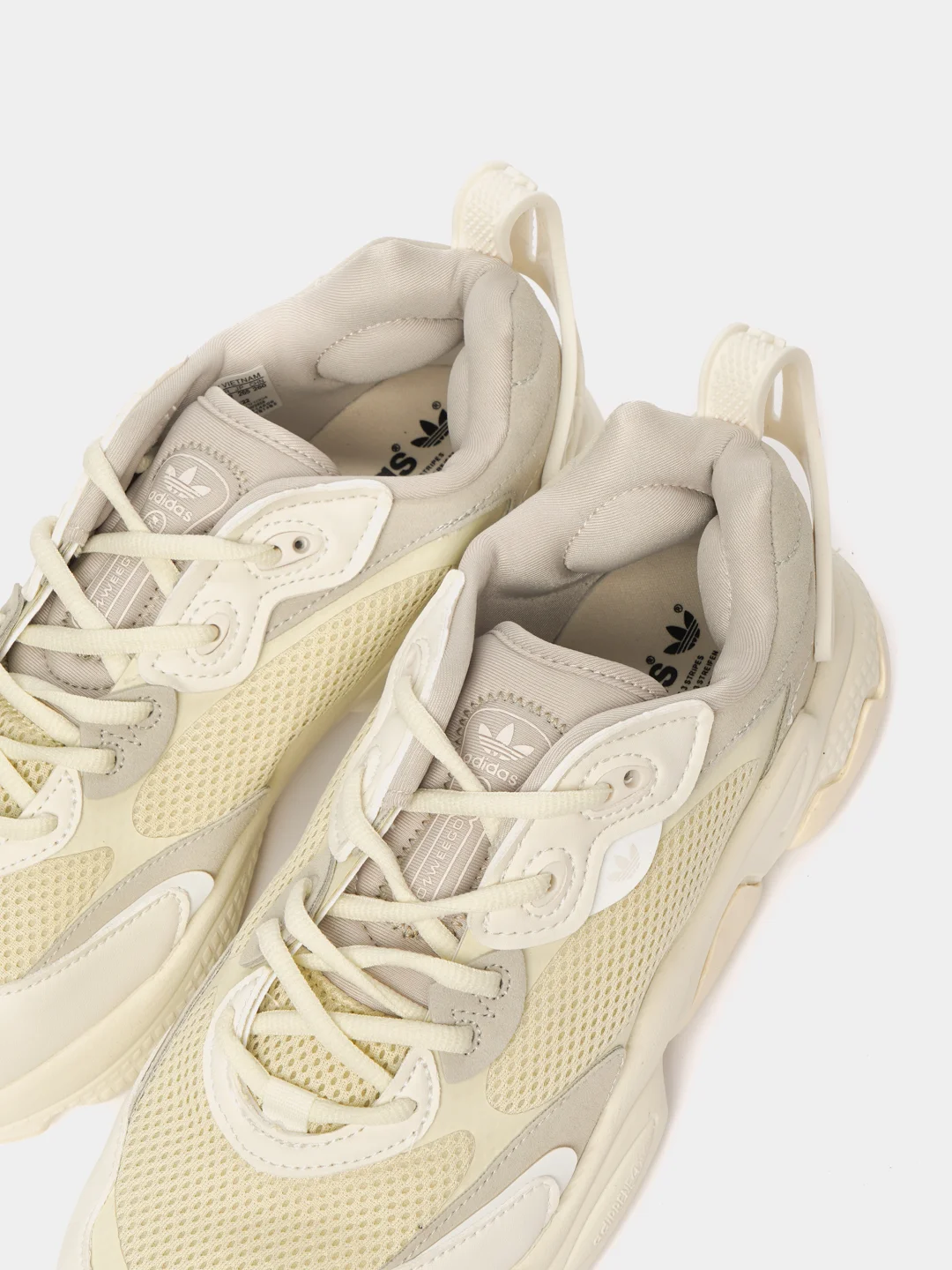 Бежевый кроссвки мужские с логотипом Adidas