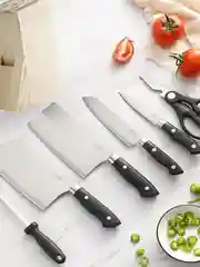 Набор кухонных ножей из 7 предметов, на деревянной подставке