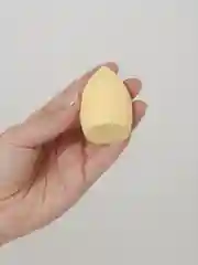 Желтый спонж-губка для макияжа, набор 4 штуки, в футляре
