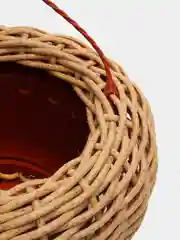 Кашпо из искусственного ротанга