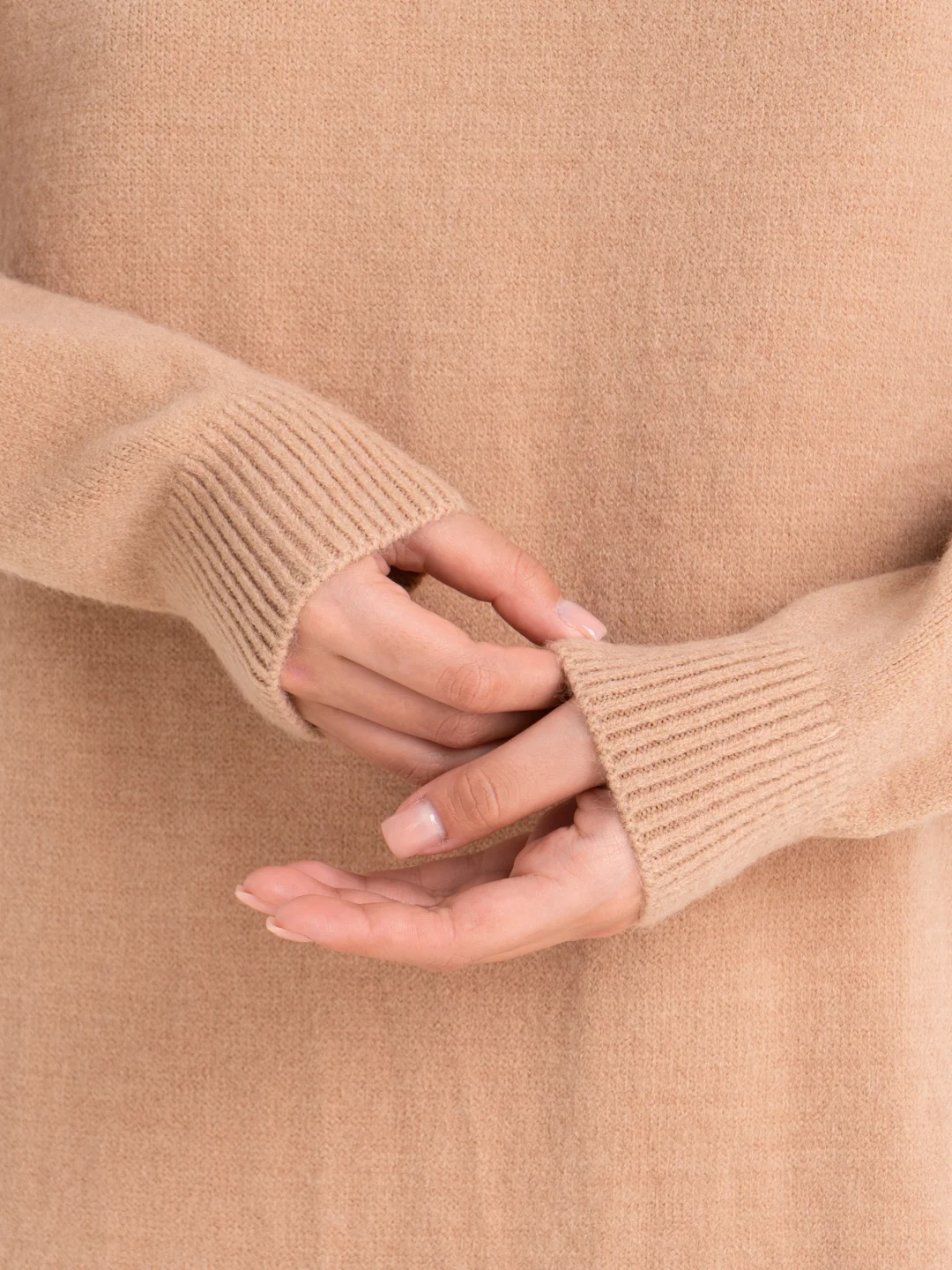 Бежевый платье вязаное с бахромой oversize / платье-свитер оверсайз / платье трикотажное