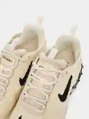 Бежевый кроссовки мужские Nike