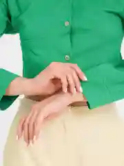 Зеленый рубашка блузка женская укороченная