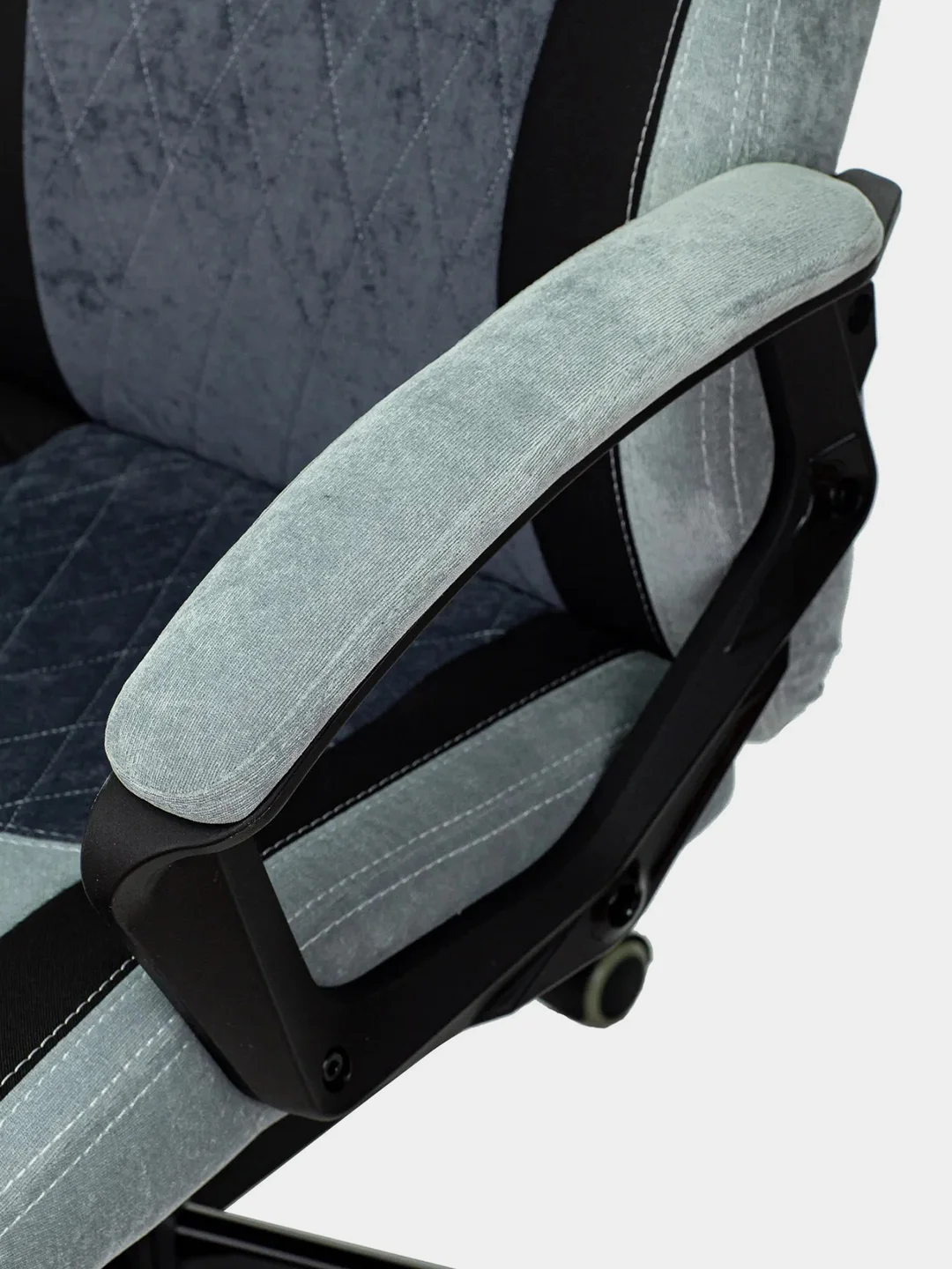 Бежевый компьютерное геймерское кресло Zombie VIKING 6 KNIGHT Fabric