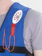Синий жилет спасательный