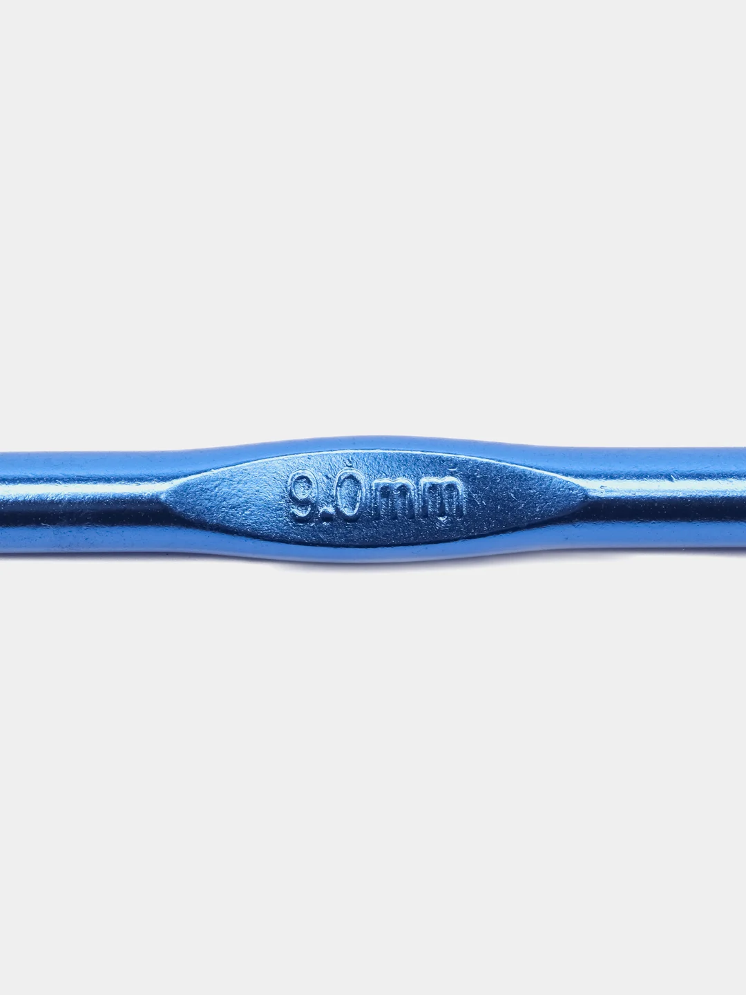 Крючок для вязания металлический синий 9,0 mm