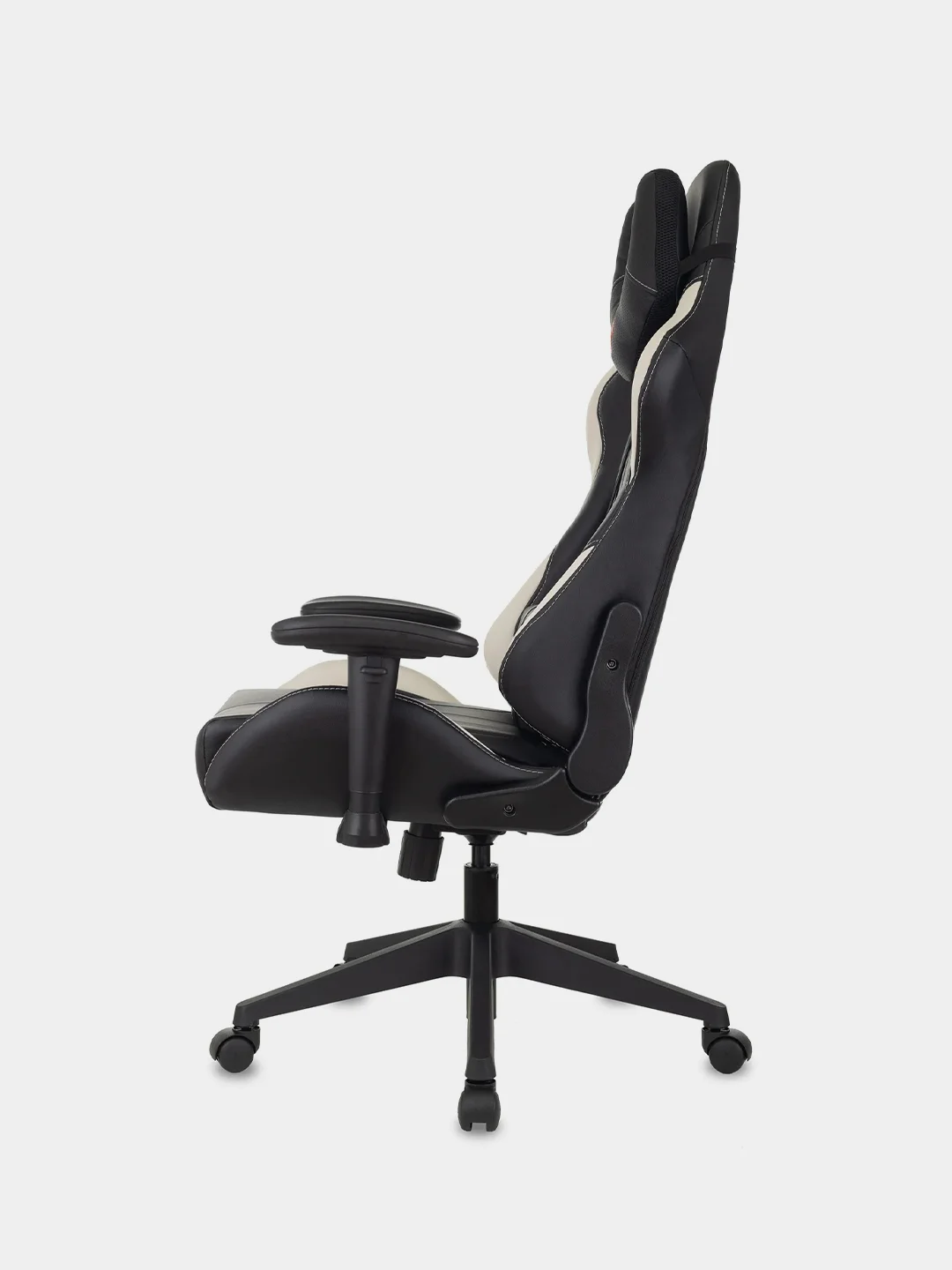 Белый компьютерное игровое геймерское кресло Zombie  VIKING 5 AERO