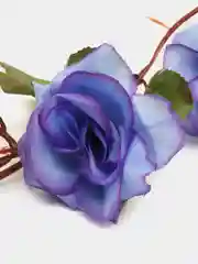 Бордовый лиана с цветами и листьями искусственные. Для интерьера