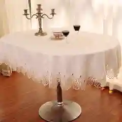 Молочный скатерть тканевая, с кружевами, на овальный стол, 150 х 220