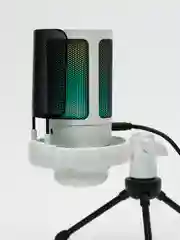 Белый конденсаторный студийный USB-микрофон для записи голоса